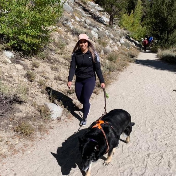 Meet your Posher, Andrea - Picture 5 of 5